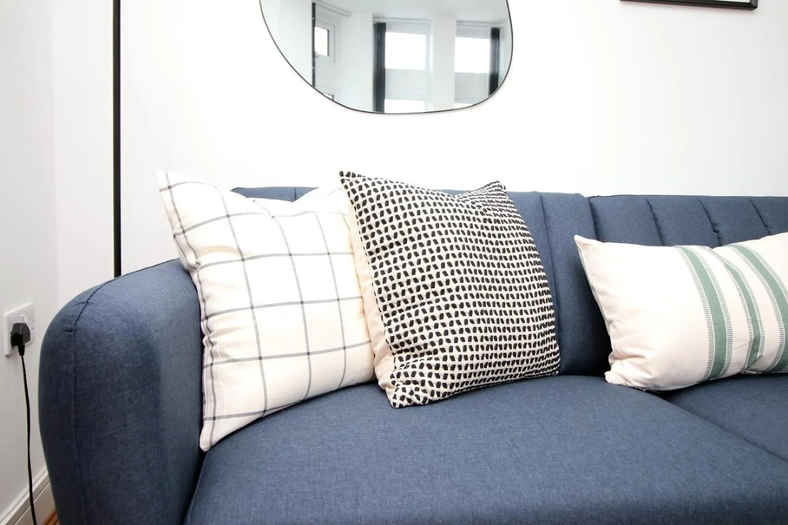 Bright 2Br Flat, Prime Location | Wifi Apartment Cardiff United Kingdom